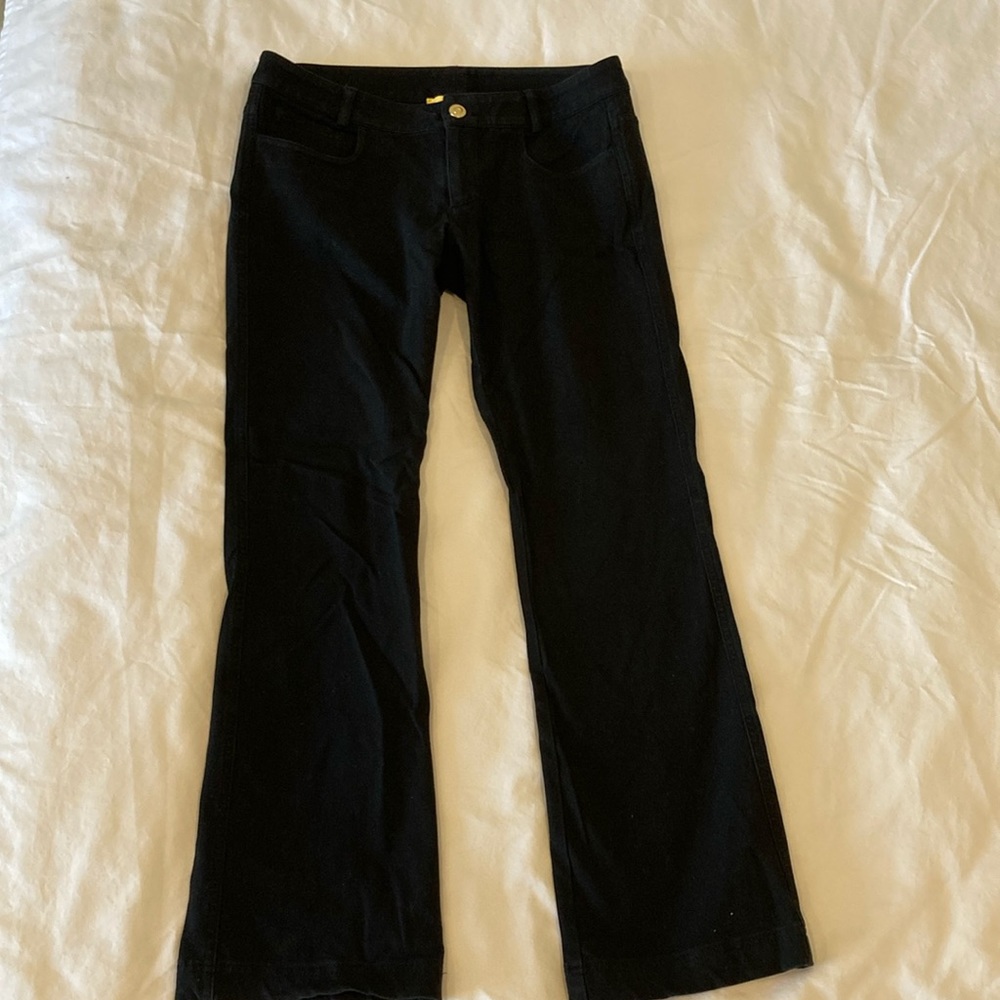 St. John Black Denim Jeans with beaded back pocket women’s size 2